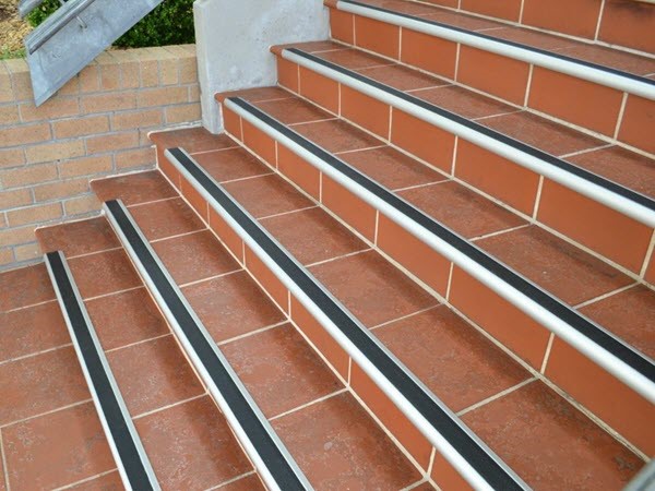 Hướng dẫn sử dụng nẹp trang trí cầu thang