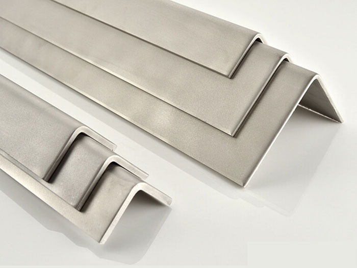 Sử dụng thép không gỉ cho trang trí 