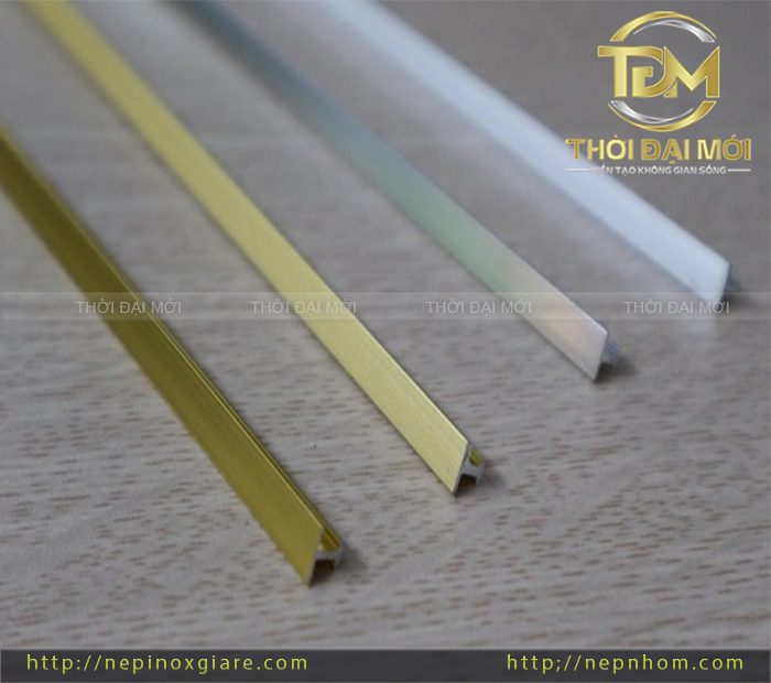 Cách vệ sinh nẹp khi bị ố vàng