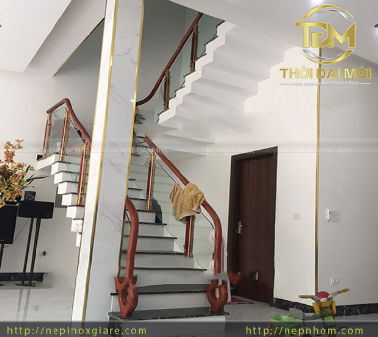 Công dụng nẹp inox góc trong gia đình