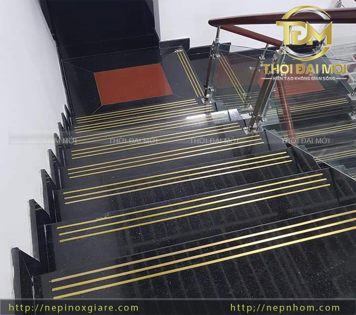 Nẹp đồng la trong trang trí nội thất