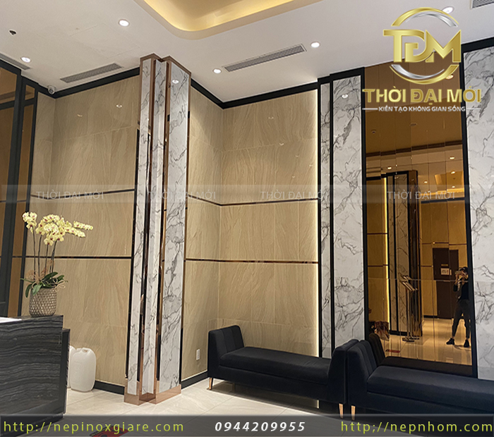 Nẹp inox góc vuông trong trang trí