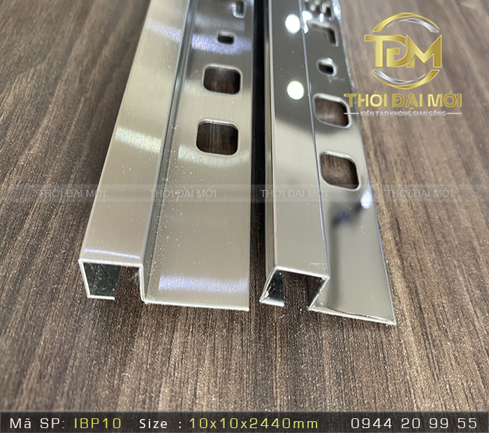 Nẹp inox góc vuông trong trang trí