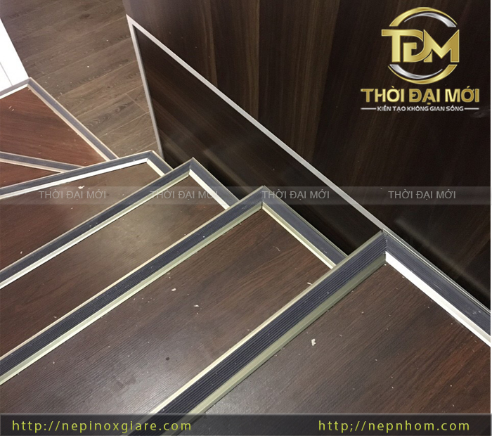 Nơi cung cấp nẹp nhôm chống trượt cầu thang chất lượng cao tại quận 3