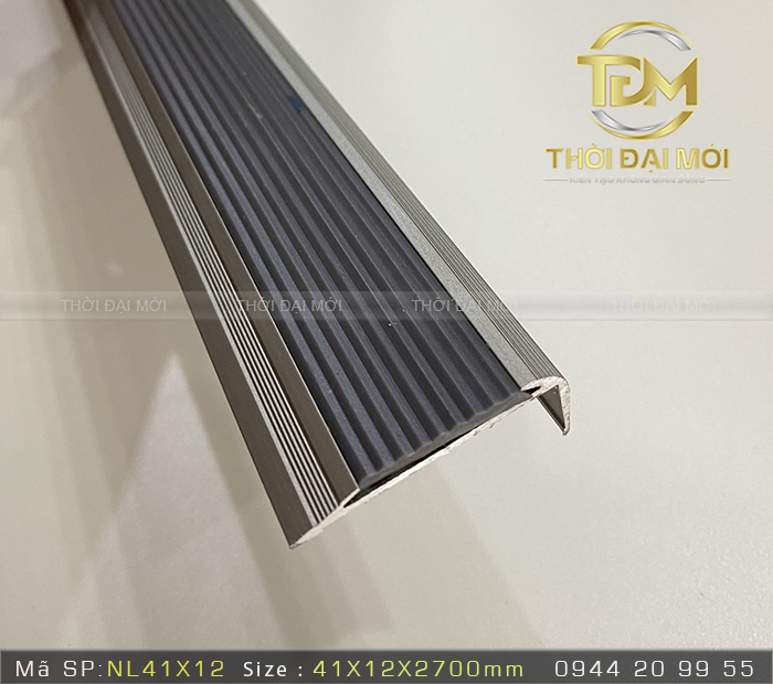 Nơi cung cấp nẹp nhôm chống trượt cầu thang chất lượng cao tại quận 3
