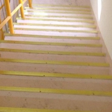 NẸP ĐỒNG CHỐNG TRƯỢT CẦU THANG